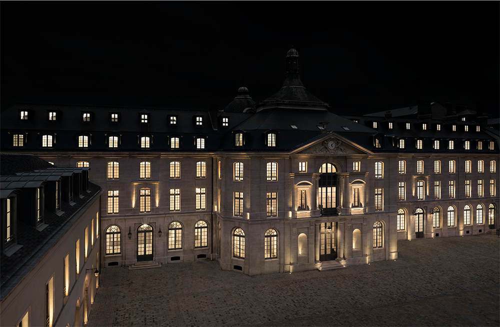 Yves Saint Laurent Paris_headquarter_abbey_cloister_Párizs_kolostor