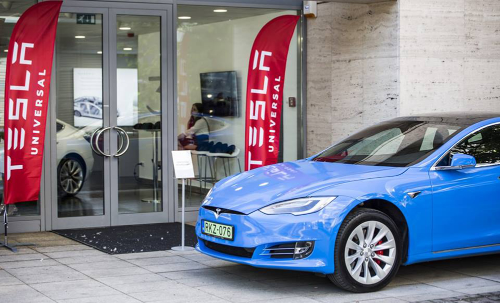 Tesla Budapest_szalon_üzlet_nyílt