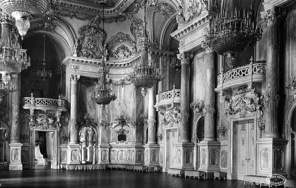 Budapest_királyi palota_vár_palace_royal_castle_district_building_rooms_world war