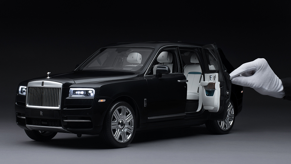 Rolls Royce Cullinan modell car