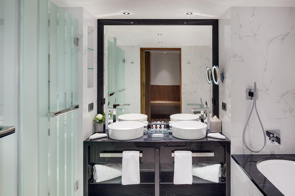 Kempinski Hotel Corvinus Budapest_luxury hotel_junior suite_szálloda