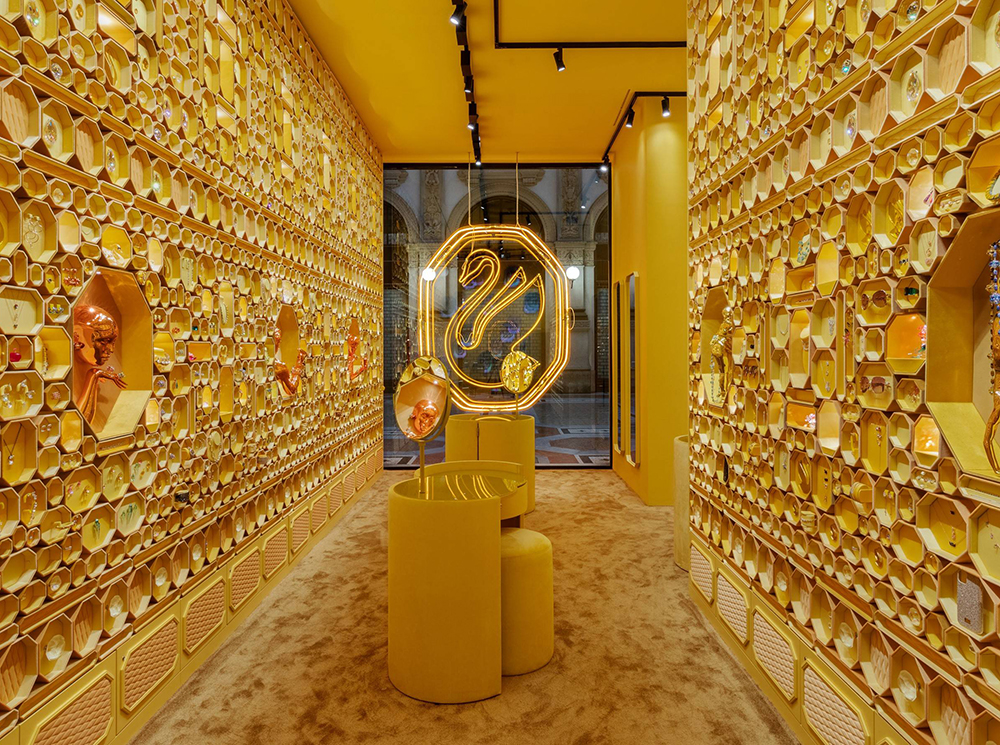 Swarovski_Milan_Galleria Vittorio Emanuele II. flagship concept store_üzlet_new brand design logo