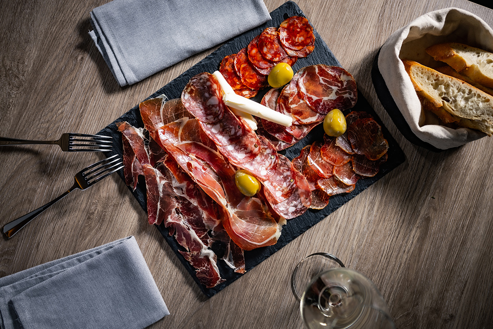 de-luxe-charcuterie-tal-N28-wine-kitchen-budapest