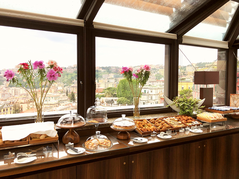 britannique-curio-collection-hilton-hotel-naples-napoly-napoli-szalloda-7