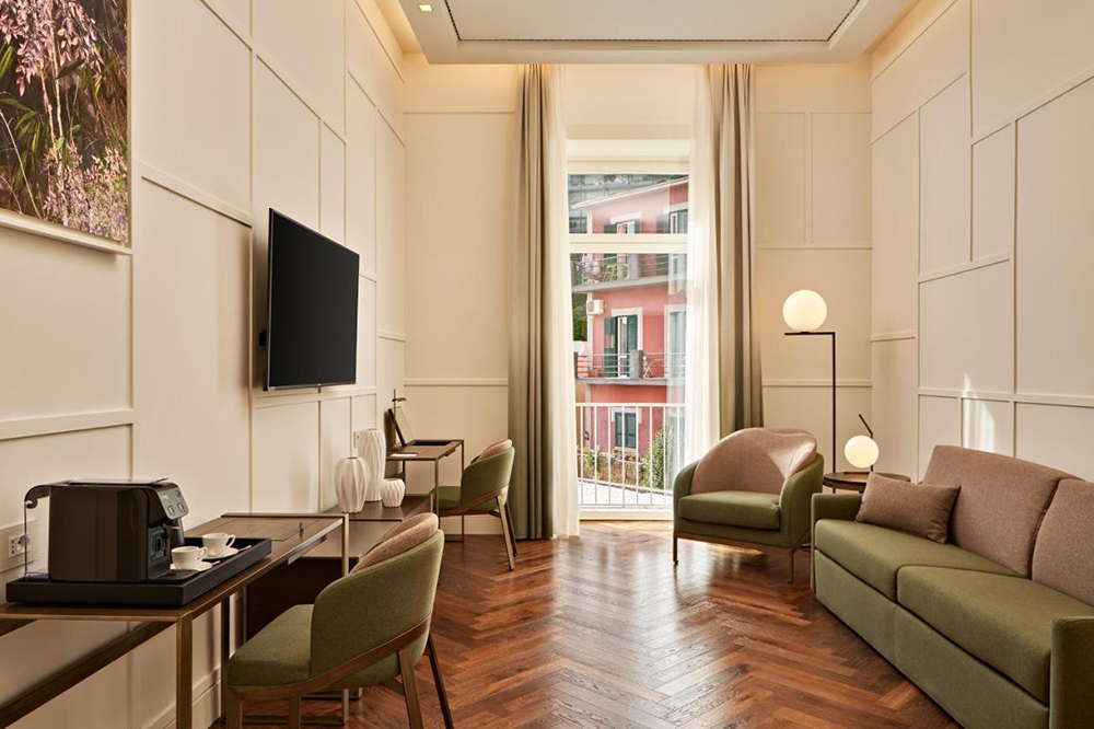 britannique-curio-collection-hilton-hotel-naples-napoly-napoli-szalloda-5