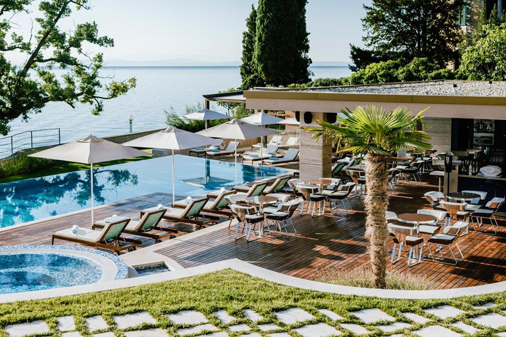 ikador-luxury-boutique-hotel-spa-horvatorszag-croatia-istria-opatija-abbazia-szalloda-luxus-riva-lounge-2