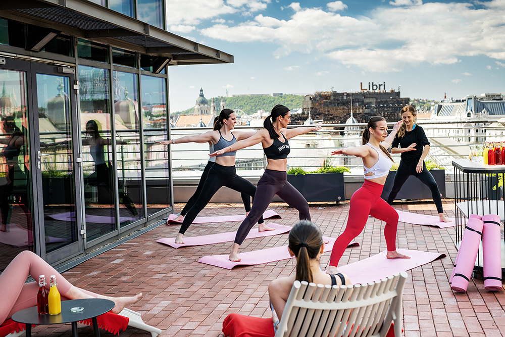 crowne-plaza-budapest-joga-piknik-brunch-1