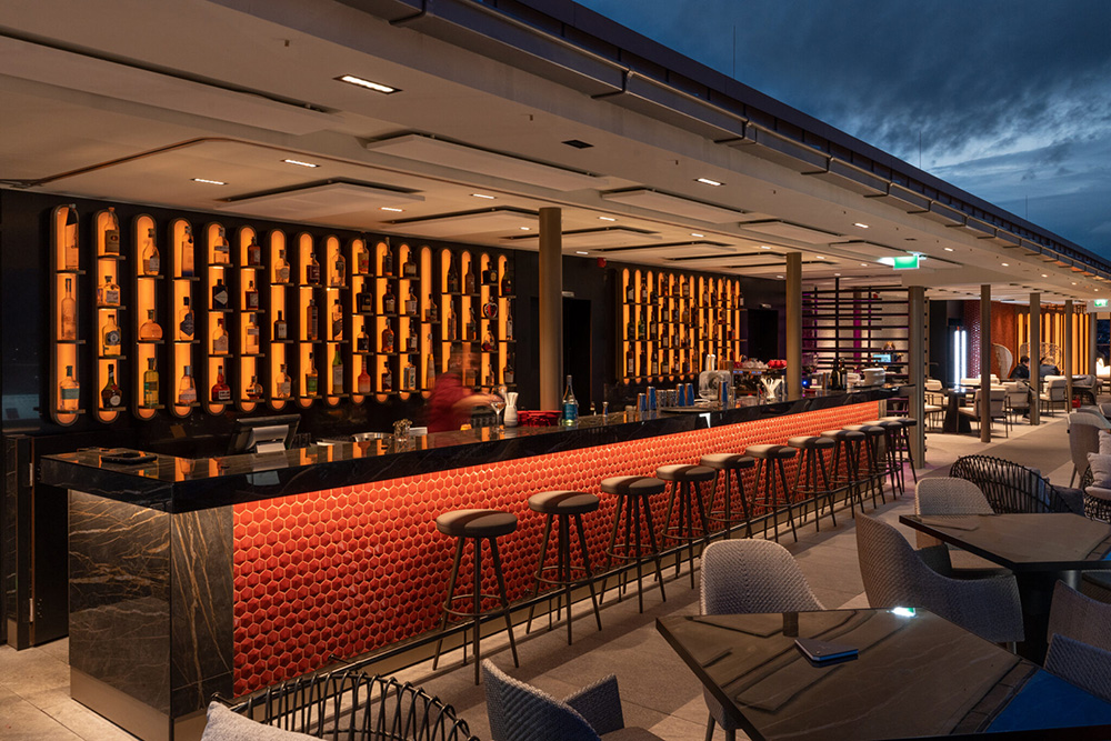 white-raven-skybar-hilton-budapest-restaurant-etterem-5