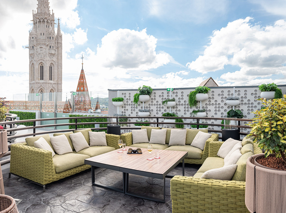 white-raven-skybar-hilton-budapest-restaurant-etterem-6