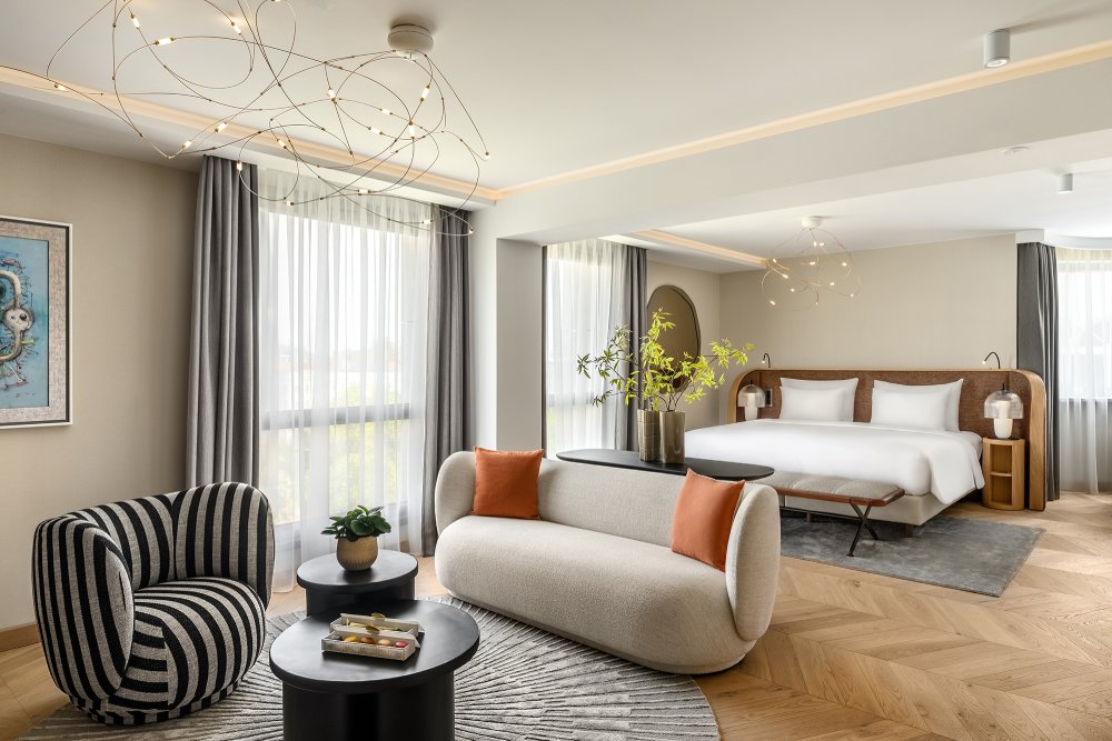 kempinski-hotel-corvinus-budapest-art-collection-suite-japandi