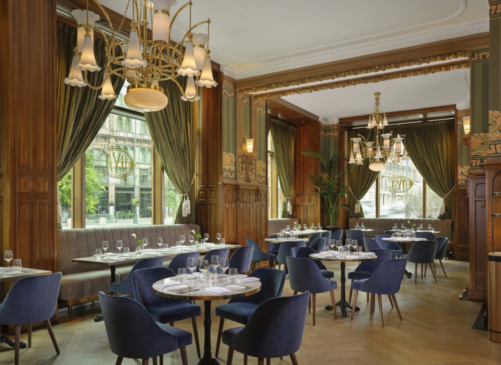 cova-budapest-matild-palace-luxury-collection-hotel-szalloda-cukraszda-etterem-restaurant-confectionary-patisserie-hungary-apericena-afternoon-tea-1